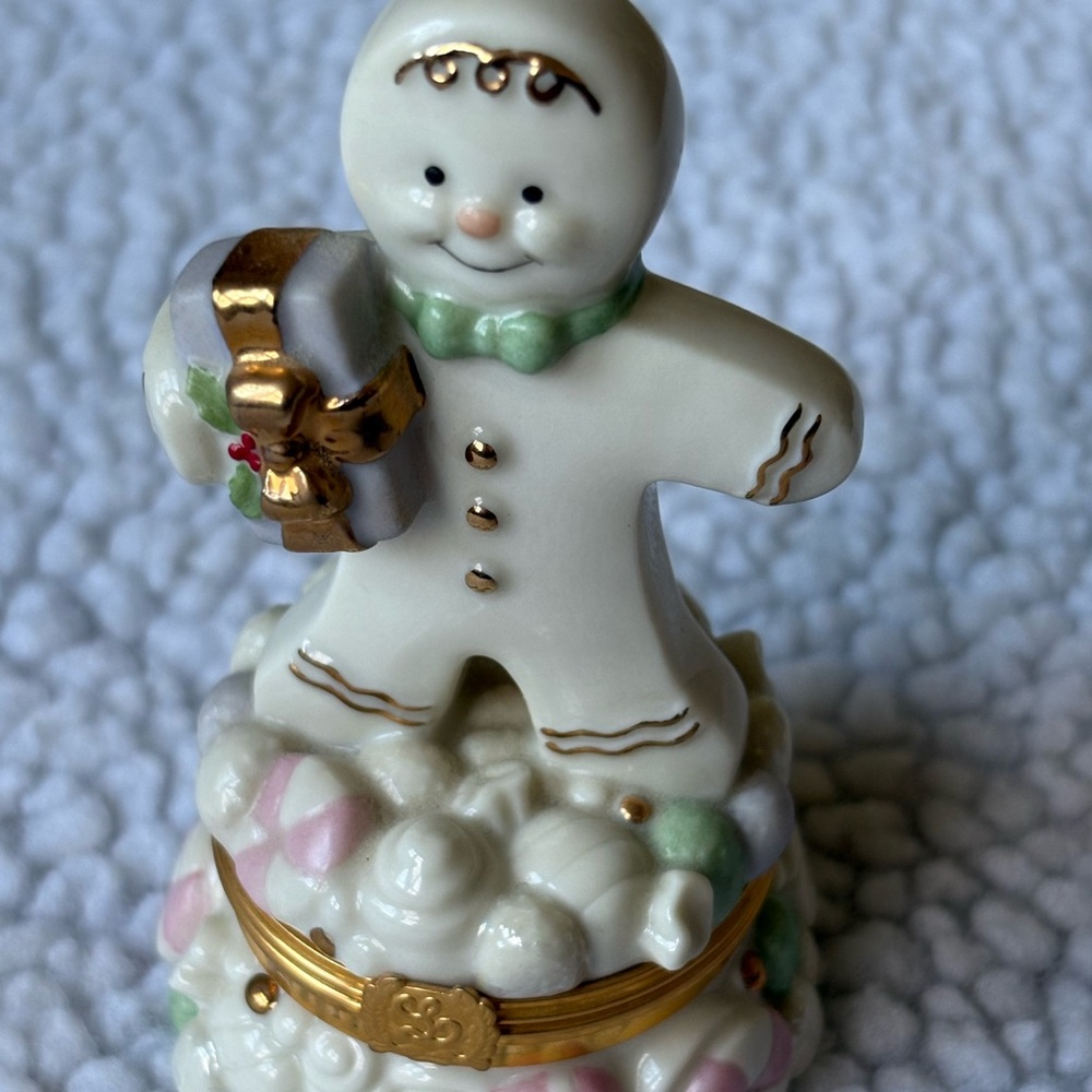 Lenox Treasures Gingerbread Box with Gold Accents  A great gift!